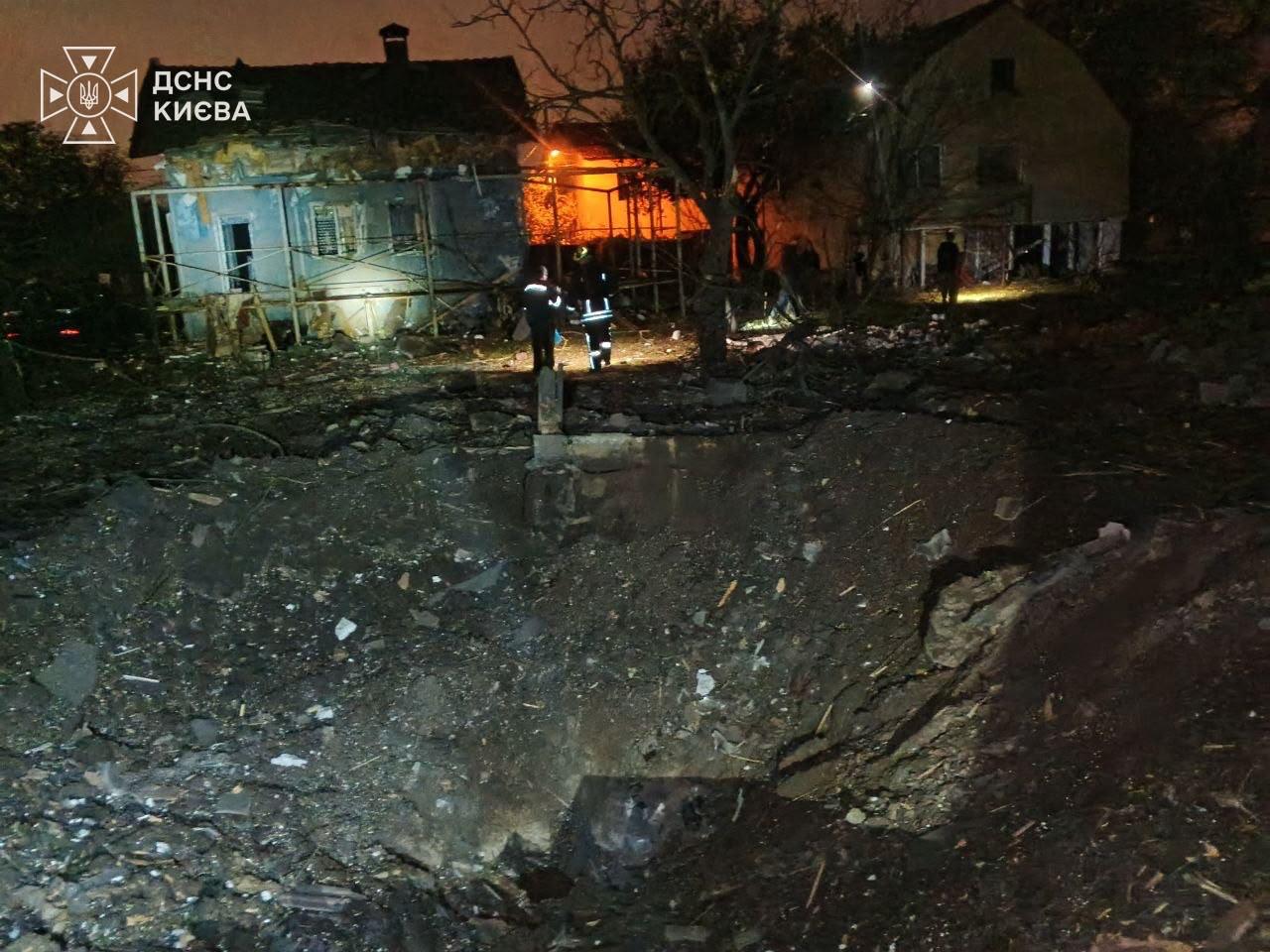Mass Russian strike kills one in Kyiv, at least nine across Ukraine; drones head for Moscow