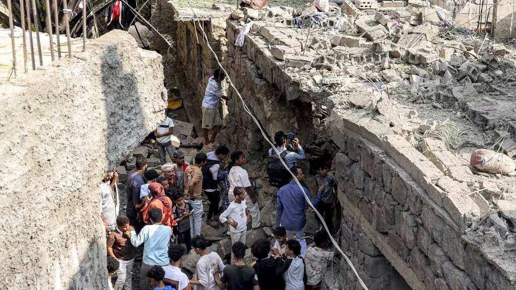 Houthis strike Saudi-led coalition targets after saying kingdom killed eight fishermen Houthis strike Saudi-led…