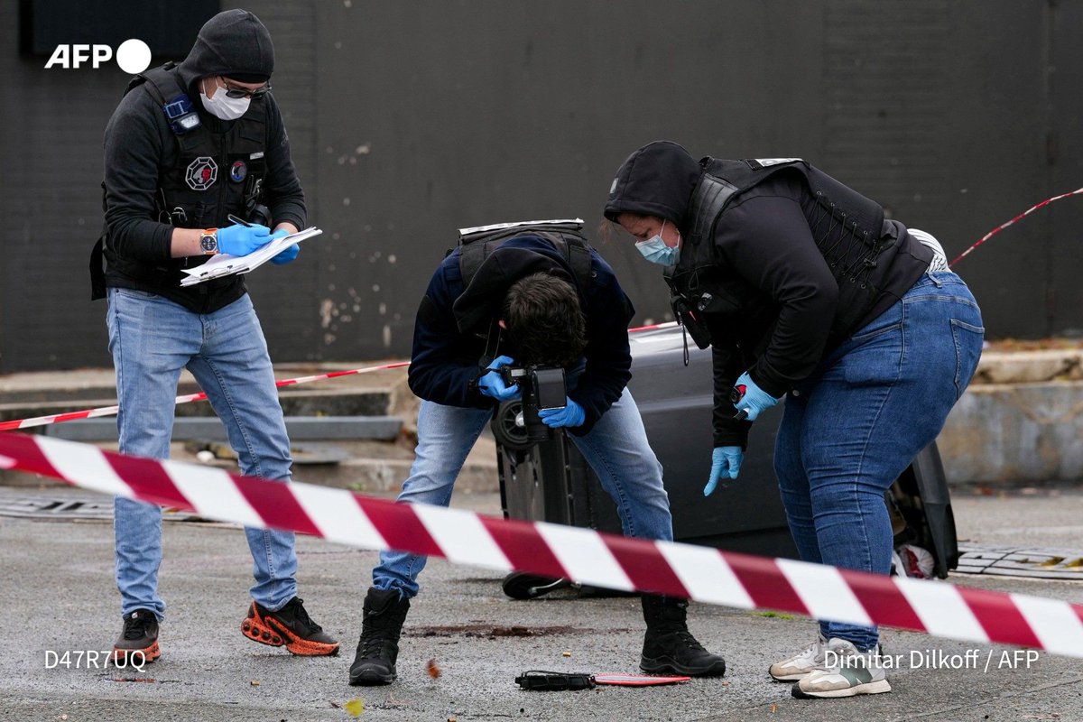 🇫🇷 A gunman firing from his car killed one person and wounded four in the Paris suburb of Trappes on Friday,…
