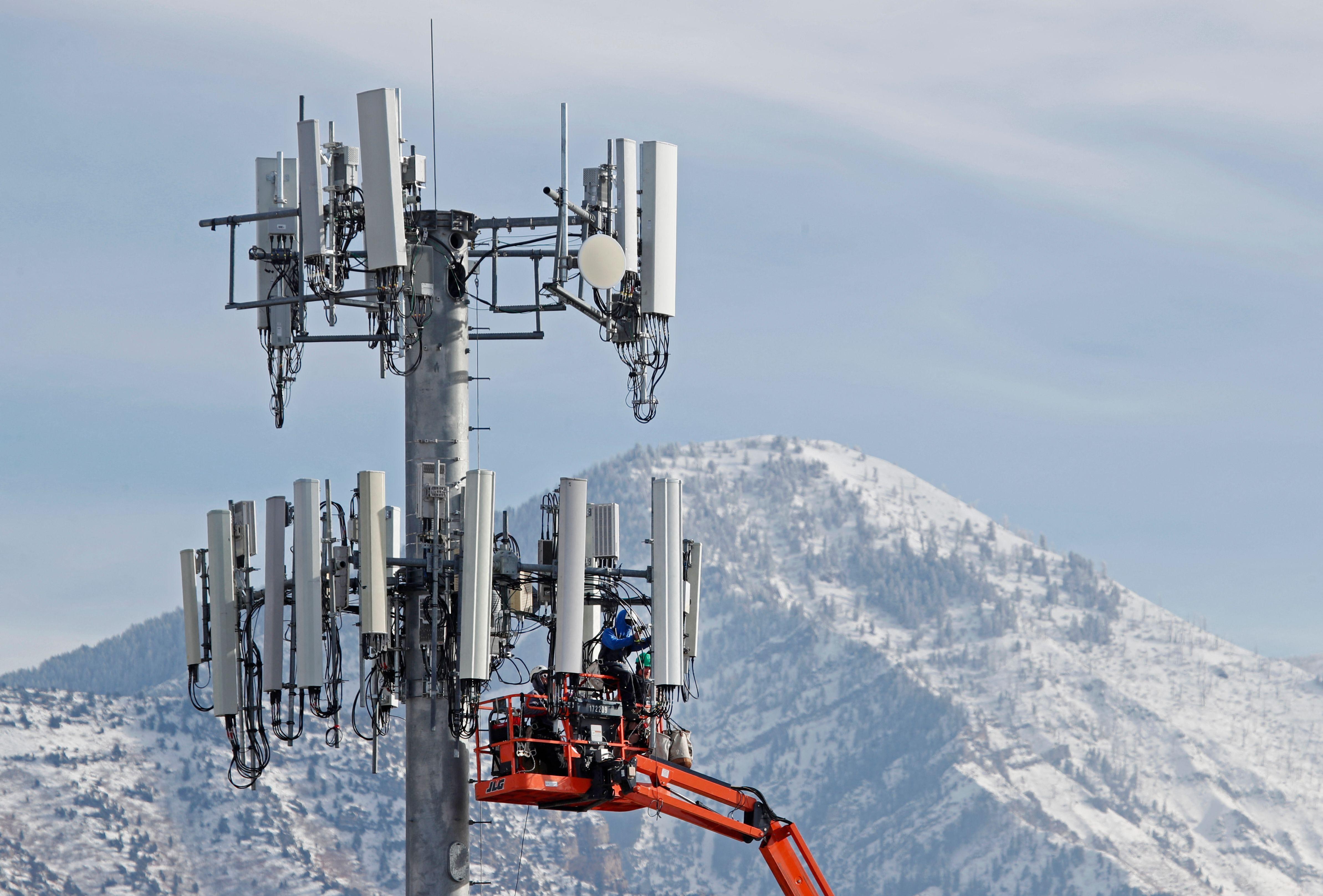 SpaceX’s mobile carrier push reportedly involves tapping into 80,000 cell sites SpaceX is planning to access at least…