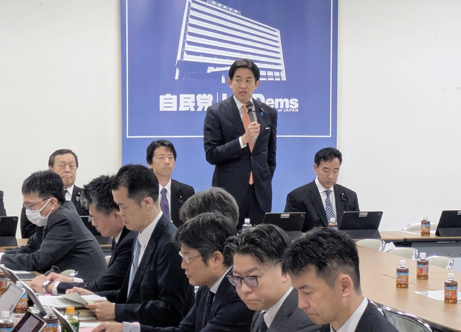 LDP proposes gradual reduction of fuel subsidies Prime Minister Sanae Takaichi has ordered industry minister Ryosei…