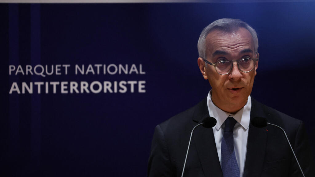 Live: French anti-terrorism prosecutor to give press conference on racist Paris shooting A shooter suspected of…