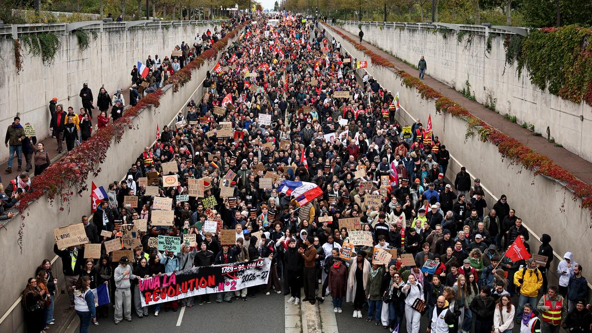 Police fire tear gas as new French protests kick off The capital’s police said officers had confiscated various…