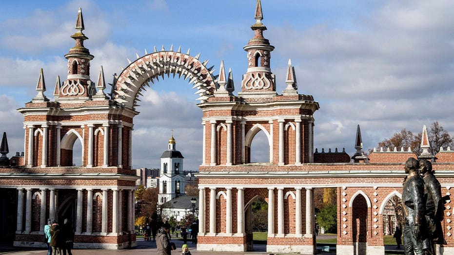 US Embassy warns of credible 'mass casualty' threat at popular Moscow tourist attraction The U.S. Embassy in Moscow…