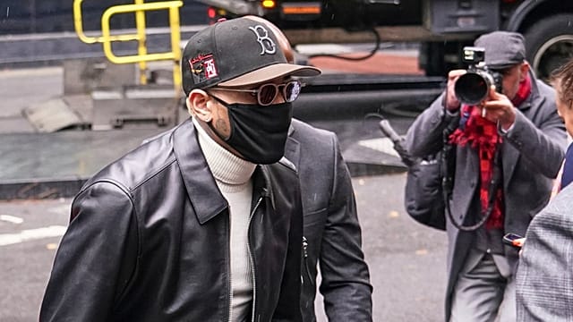 Chris Brown avoids jail over London nightclub bottle attack Grammy-winning singer Chris Brown avoided prison time…