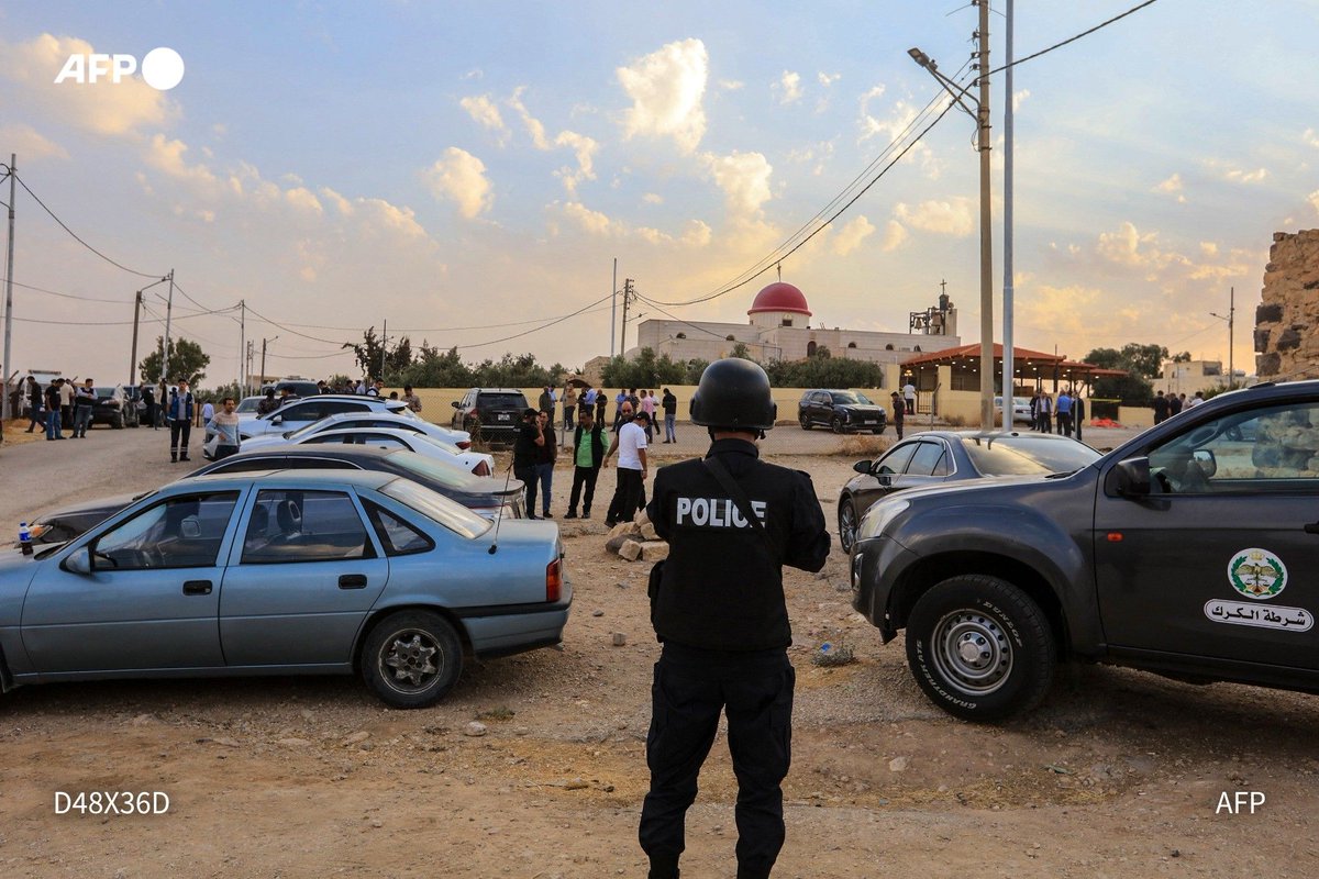 🇯🇴 Gunmen killed at least seven people and wounded dozens at a church in southern Jordan on Friday, authorities…