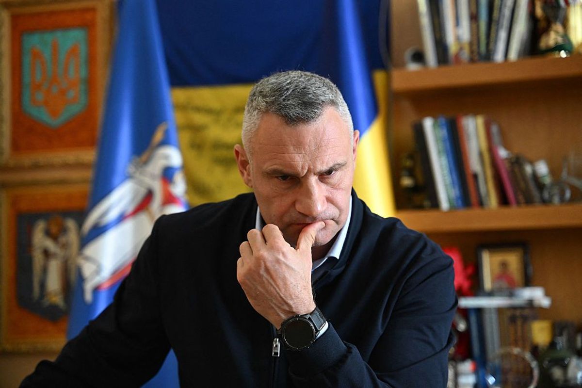 Anger over Kyiv's winter preparations fuels calls for Mayor Klitschko to resign Local residents gathered on Oct. 17 in…