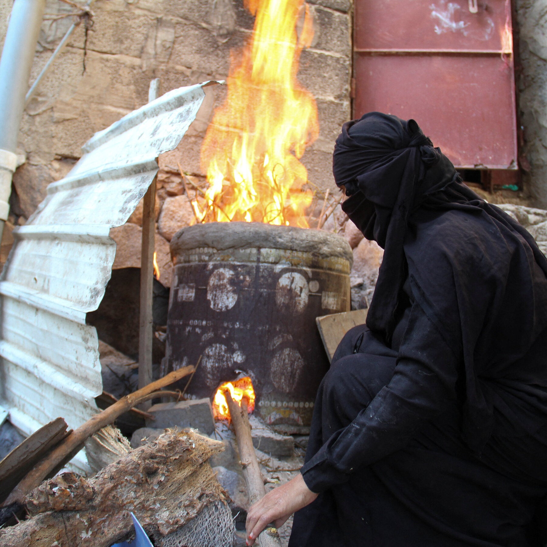 Yemeni City of Taiz Running Out of Essentials as Houthis Close in The Iranian-backed Houthi militia has cut road…