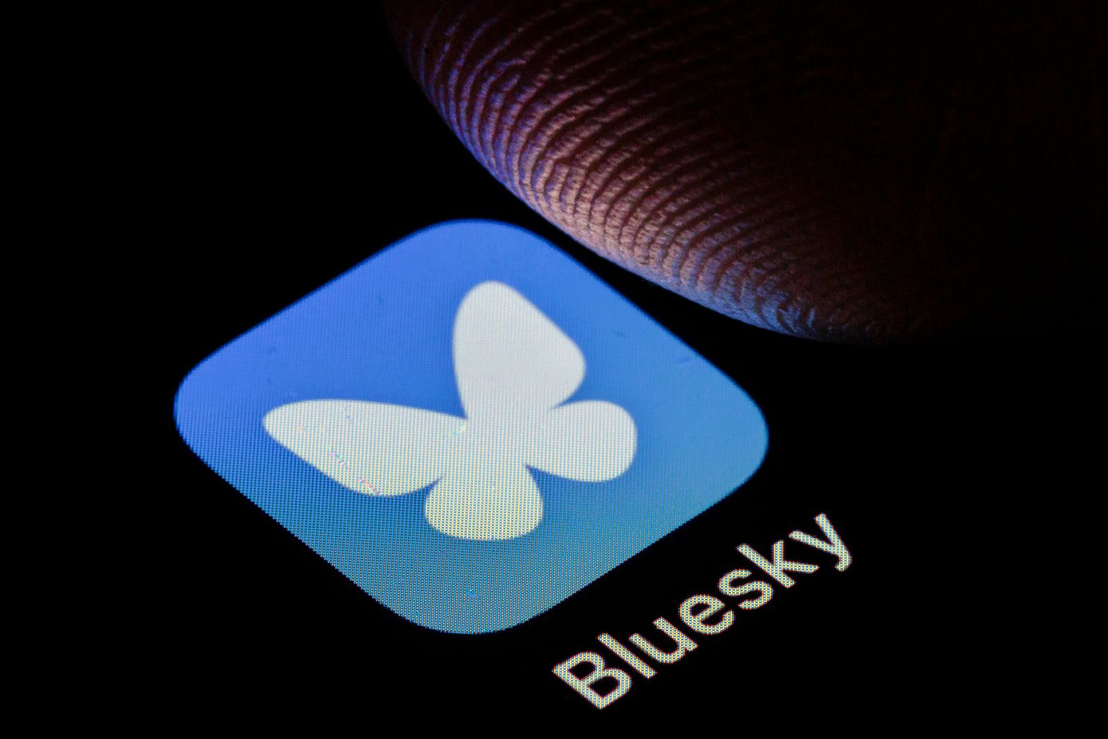 Bluesky Is Blocking Links to a Major Leak of DHS Employee Records Bluesky tells WIRED it blocked links to a leaked…