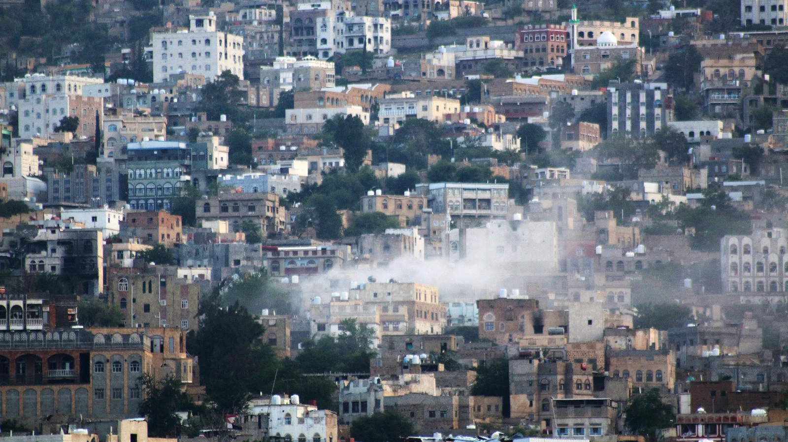 Drinking water supplies dwindle in Yemeni city besieged by Houthi rebels Taiz, a city in southwestern Yemen, faces a…