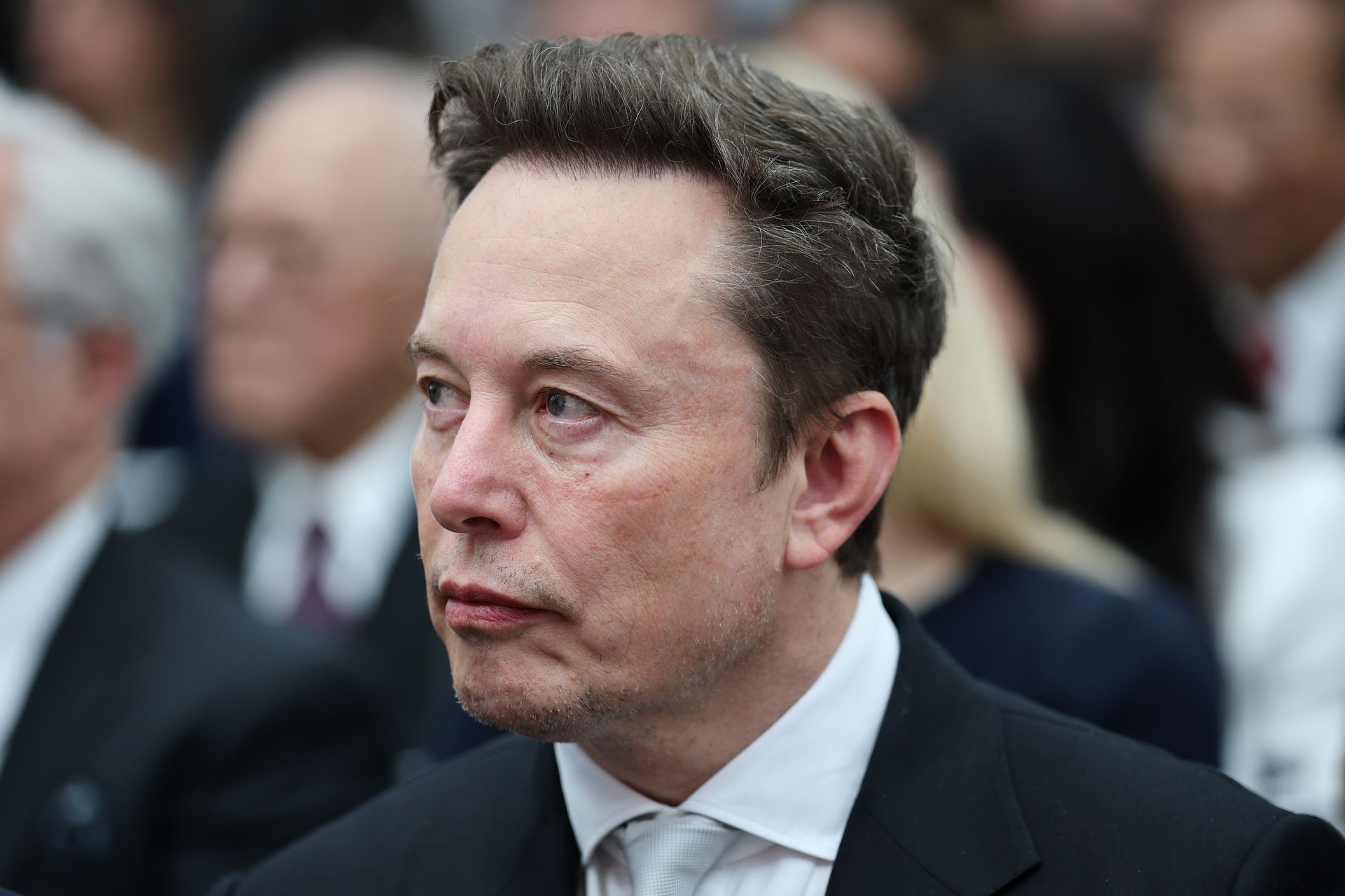 US lawmakers demand answers from Elon Musk over Ukraine Starlink restrictions In a public letter, Democratic Senators…