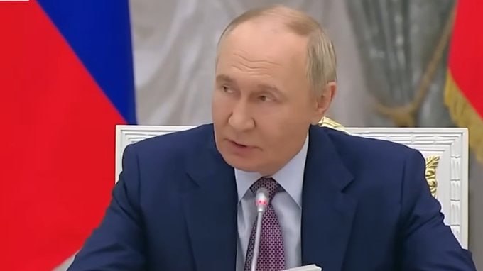 BREAKING - Kremlin says its military working out timing of truce in Ukraine’s Oleshky READ: Follow @InsiderPaper for…