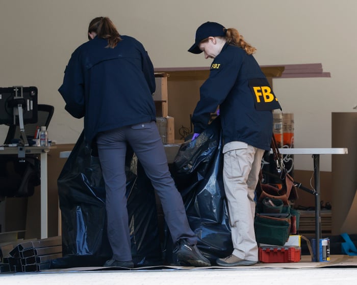 Federal agents search Beverly Hills mansion tied to ex-congressman Eric Swalwell Home of wealthy developer Stephen…