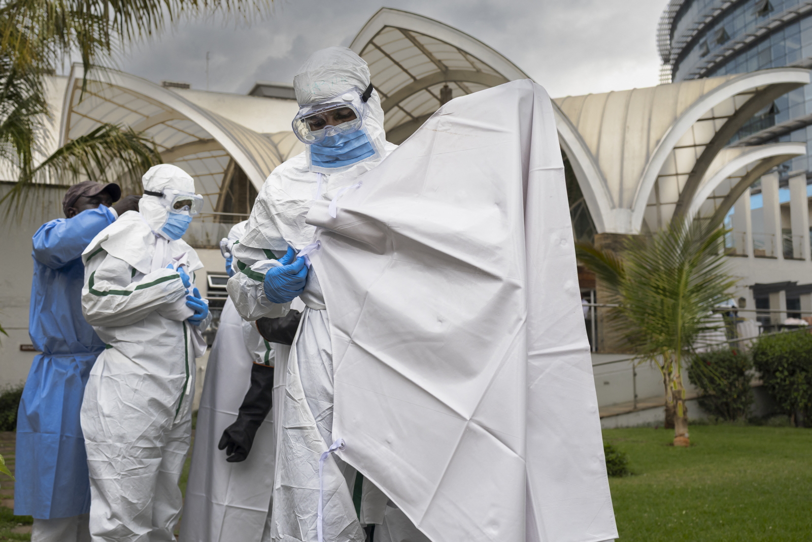 Authorities investigating whether first Kenyan and Nigerian Ebola cases crossed paths Nigeria this week recorded its…