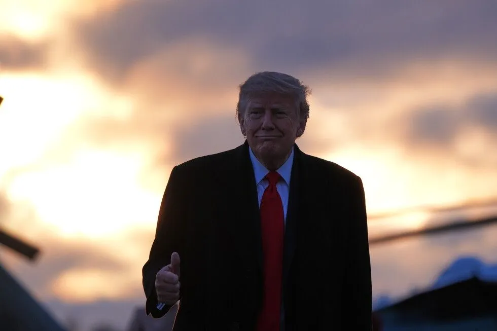 A federal judge has extended an order blocking the Trump administration from banning reporters for three news outlets…