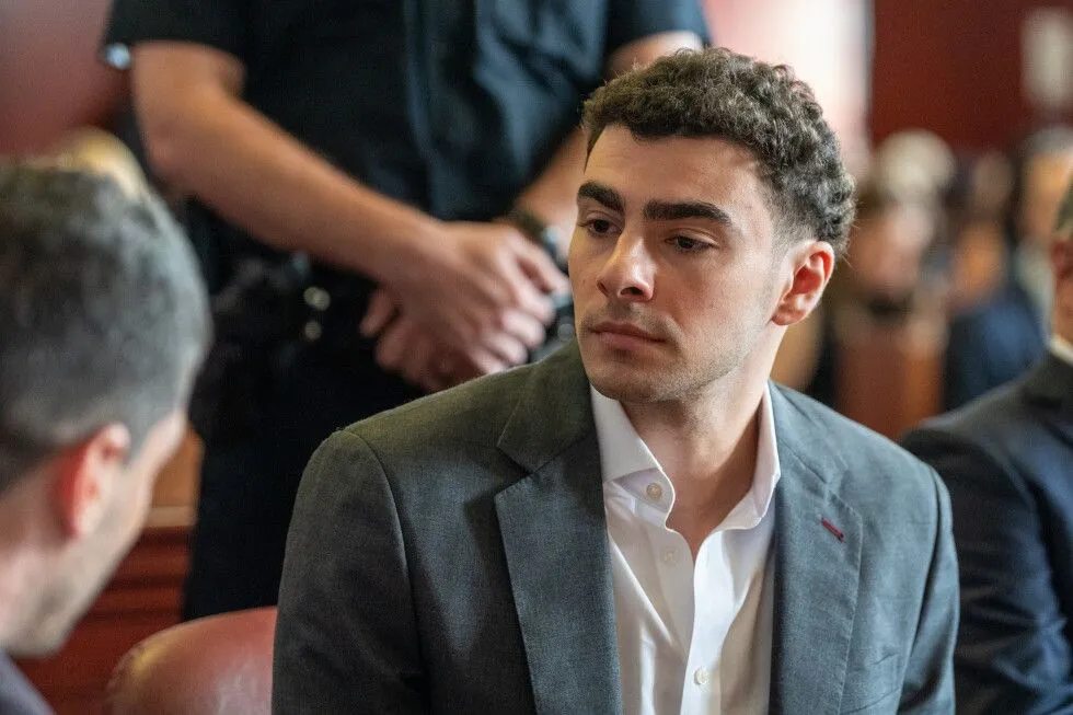 New York prosecutors are seeking to sustain their murder case against Luigi Mangione. New York prosecutors are seeking…