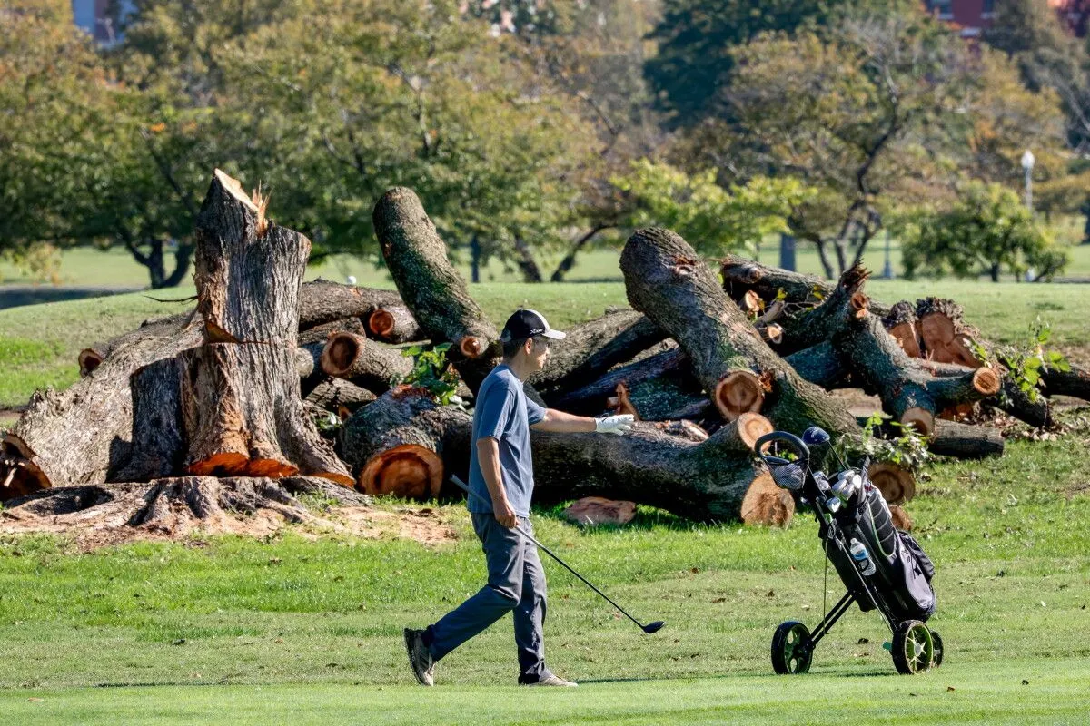 President Donald Trump on Sunday announced plans to close a historic golf course in the nation’s capital for 15 months…