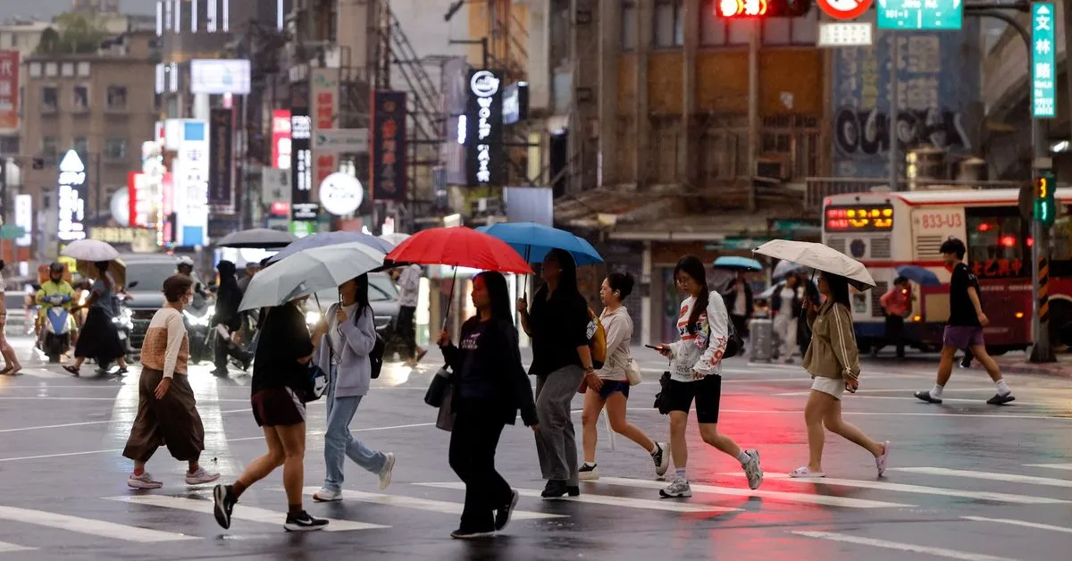 Taiwan shuts down ahead of weakening Typhoon Champi, hundreds of flights cancelled Almost all of Taiwan shut down on…