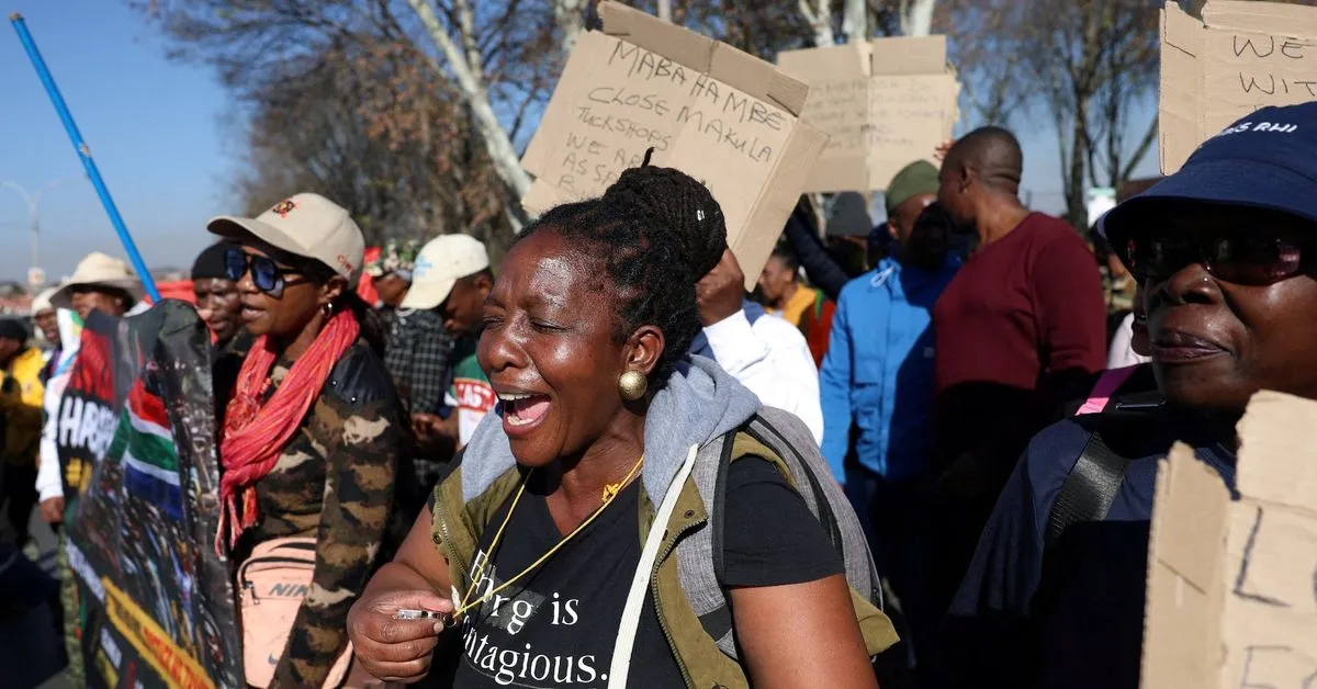 South African anti-migrant protests turn violent, with cars torched, gunshots fired Anti-migrant protests in South…