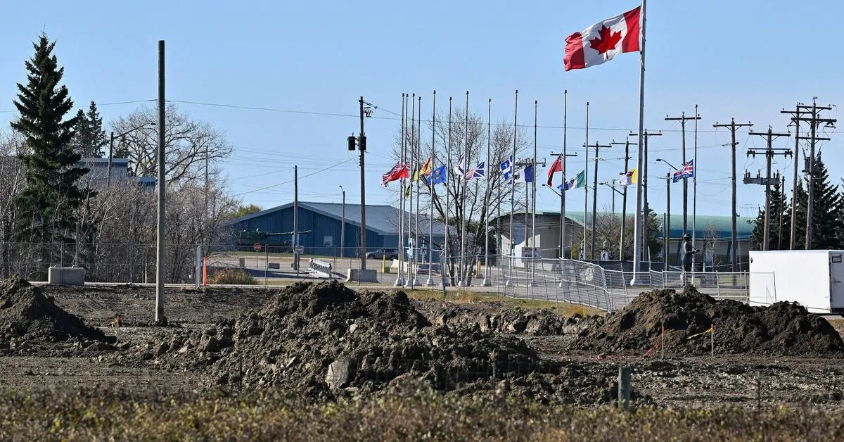 Grass fire at Canadian military base kills four soldiers, 39 hospitalised