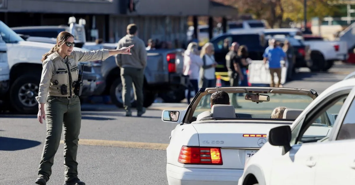 Shooter is killed at Oregon elementary school, at least two taken away in ambulance A shooter opened fire on Thursday…