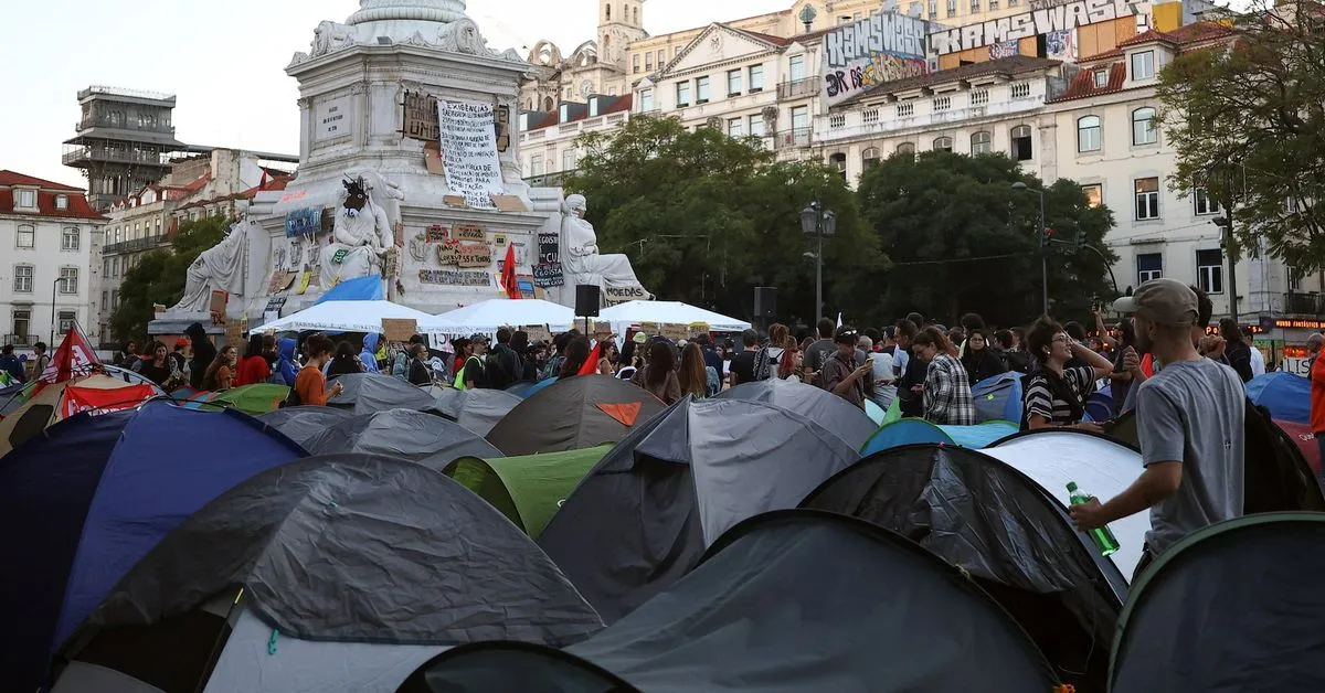 Portuguese police clear housing protest camps, arresting 55 Portuguese police cleared protest camps in Lisbon and…