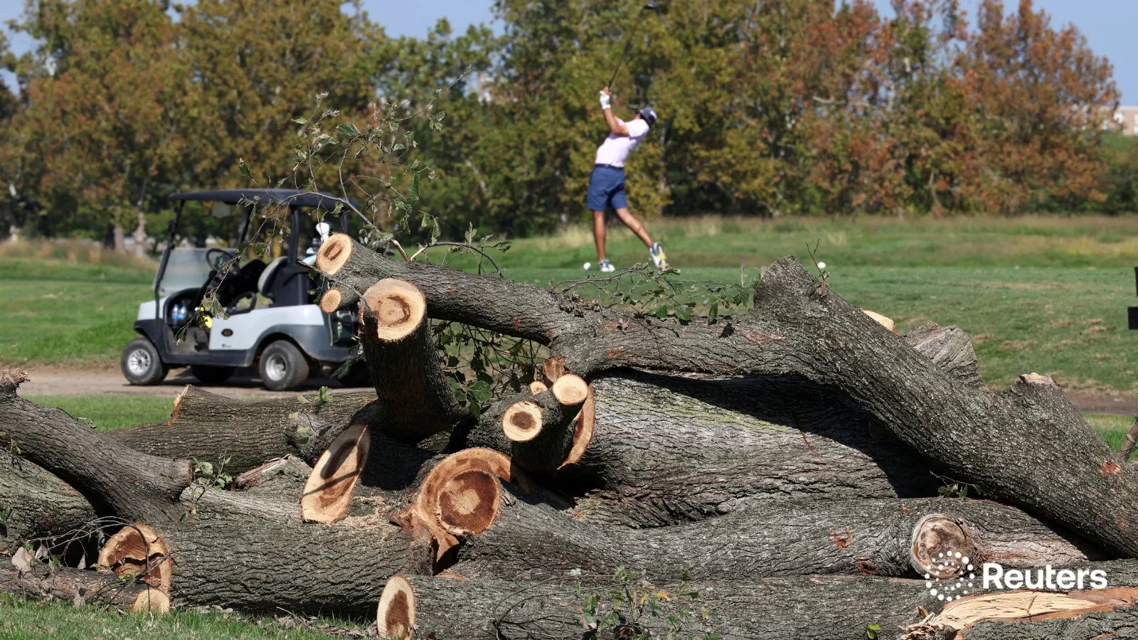 🔊 President Trump now says work will begin immediately on his planned renovation of a federally owned golf course,…