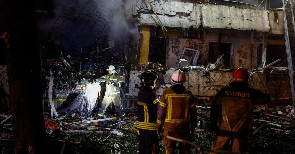 Russian strike leaves 600,000 without power in Ukraine; Zelensky cites Trump's energy truce