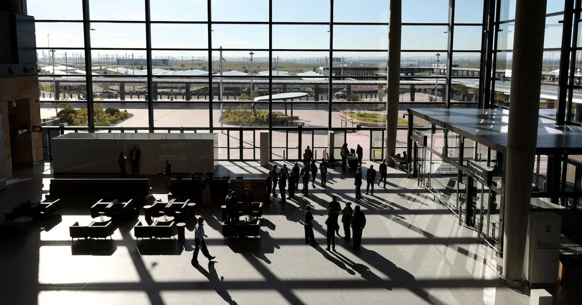 Sydney's new international airport opens to passengers Sydney's new A$5.6 billion ($3.94 billion) airport opened to…