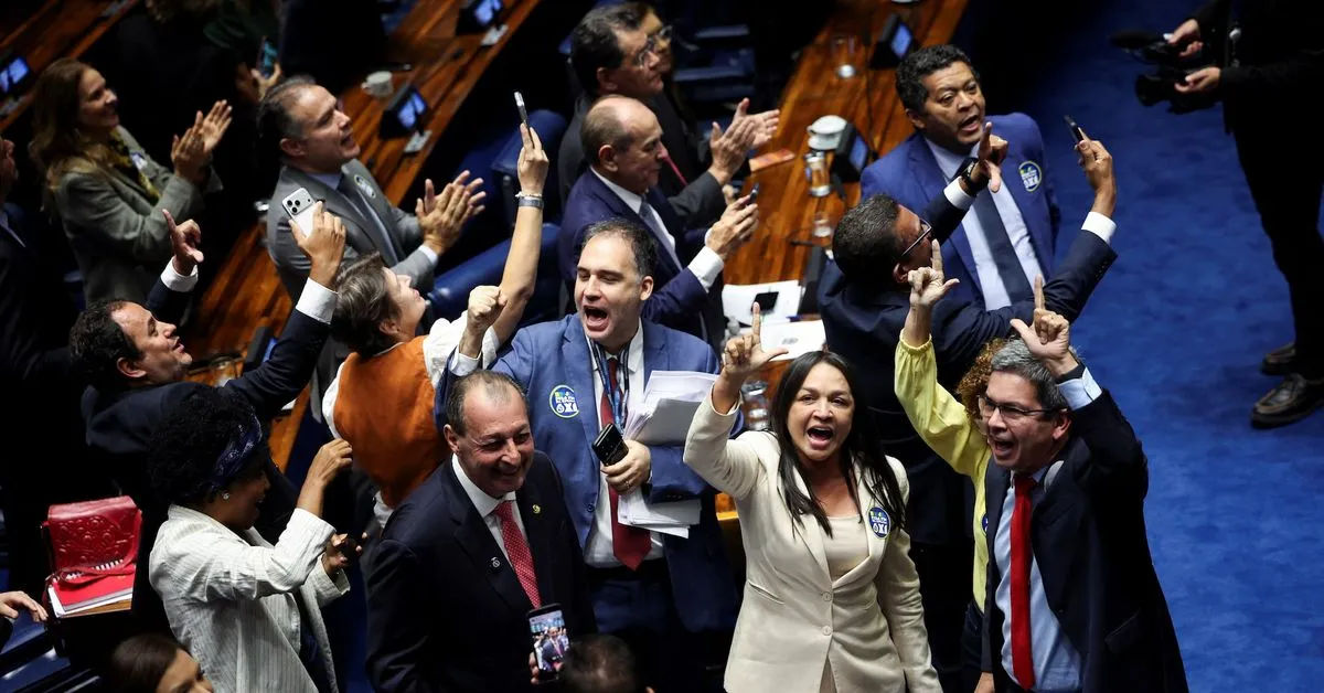 Brazil's Congress approved a constitutional amendment ending six-day weeks and capping the workweek at 40 hours, a win f