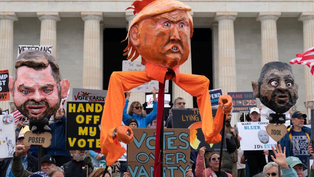 ‘Standing up for democracy’: Atlanta ‘No Kings’ rally draws Trump critics ahead of US midterms “No Kings, Vote Now”…