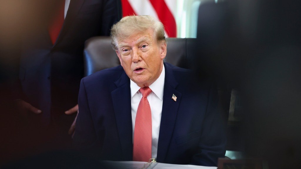 ⚡️Трамп заявил, что **не собирается ужесточать санкции США против РФ, поскольку Москва и Вашингтон близки к сделке по…