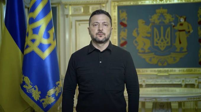 ⚡️**Снятие санкций против РФ будет продолжаться, дизельная сделка — это только первый шаг**, — Зеленский. [👉 Топор…